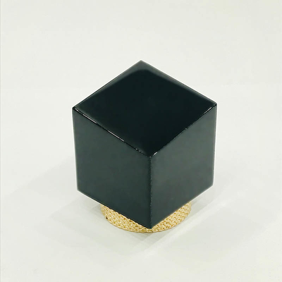 comprare Tappo di bottiglia nero in lega di zinco creativo del profumo di Zamac del metallo di colore online manufacture