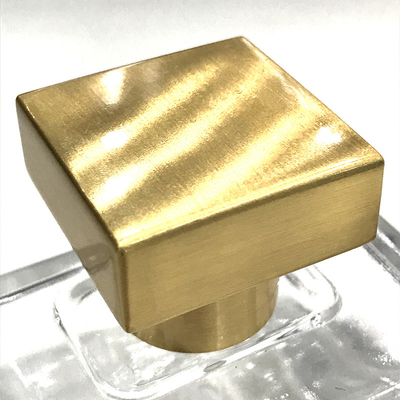 comprare 31*31*28mm Zamak Perfume Caps Logo personalizzato Silk Screen stampato online manufacture
