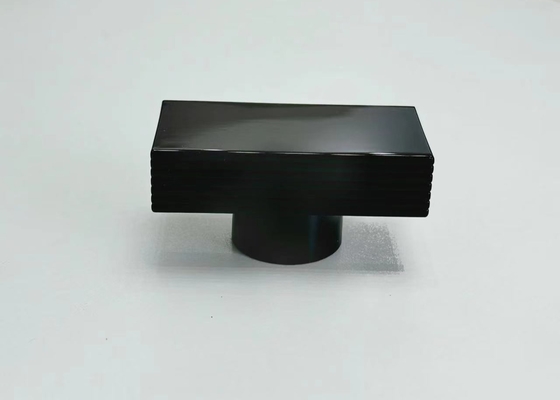comprare Cappuccio per profumi in metallo a forma di T nero allungato per migliorare la presentazione del profumo online manufacture