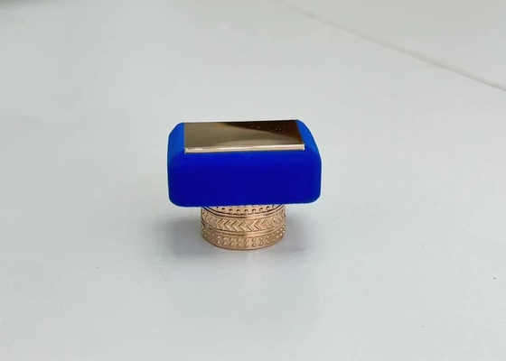comprare Tappi per bottiglie di profumi di zinco in lega ecologica e colorate per l' imballaggio delle bottiglie di profumi online manufacture