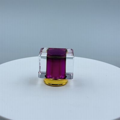 comprare 15mm Plastic Perfume Bottle Cap with Golden Chrome Black Purple Plating and 150°F Temperature Resistance online manufacture