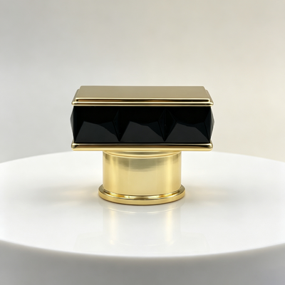 comprare High End Gloss Black Rhombus Cut Quadrato Zamac Perfume Cap Elettrolizzato Oro Zinc Alloy Perfume Bottle Cover Dimensioni personalizzate Per imballaggio di profumi in vetro fabbricazione online