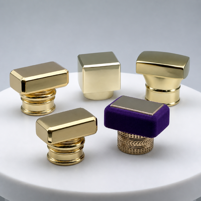 comprare Tappo per profumo in lega di zinco all'ingrosso, forma quadrata rettangolare, placcato oro, decorazione in velluto, chiusura per flacone di profumo, logo personalizzato accettato fabbricazione online