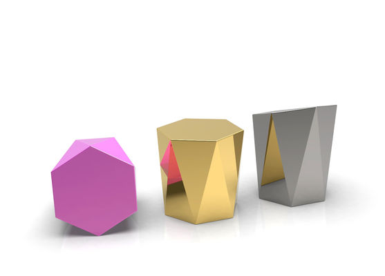 comprare Il colore irregolare di Pantone ha inciso le cime della bottiglia di profumo ISO9001 online manufacture