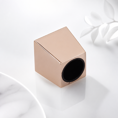 Tappo per bottiglia di profumo personalizzabile in lega di zinco color oro e copertura per profumo in zama per fragranze di lusso