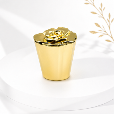 Fabbrica Logo personalizzato Specchio lucidato 3D Fiore di rosa Zamac Cappuccio profumo lucido Oro Lega di zinco Conico conico Capo floreale Compatibile FEA15 Vetro donne Oud bottiglie di profumo