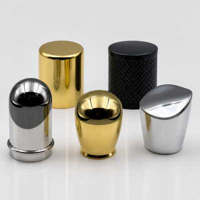Ingrosso Cappuccio per profumi in lega di zinco multi-stile taglio oblico cilindrico liscio grovigliato metallo chiusura bottiglia per profumi logo personalizzato